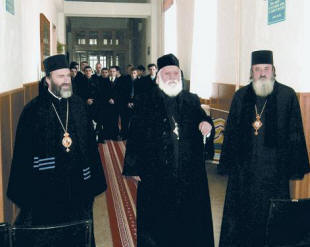 Vizita P.S. Epifanie, Episcopul Buzaului si Vrancei, a P.S. Sale Lavrentie, Episcopul Caransebesului si a P.S. Sale Ioachim Bacauanul, in 2003